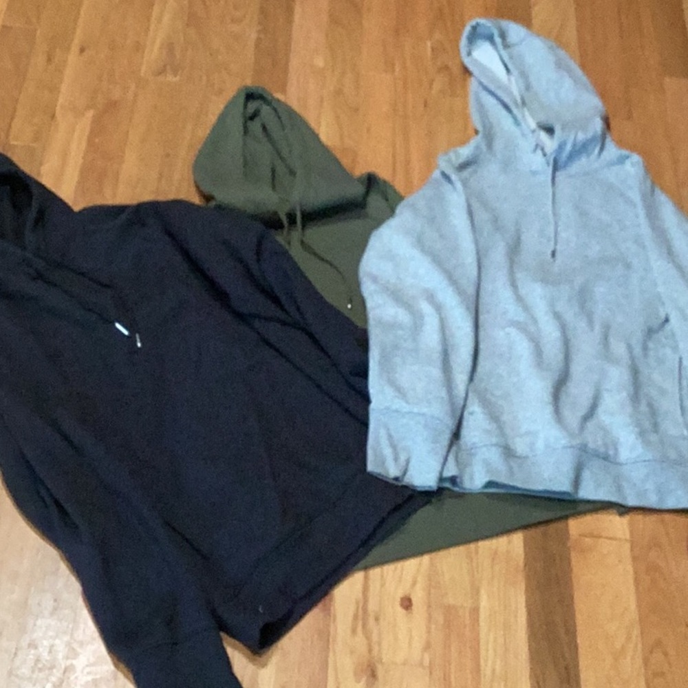 Sweatshirt Bundle - image 4